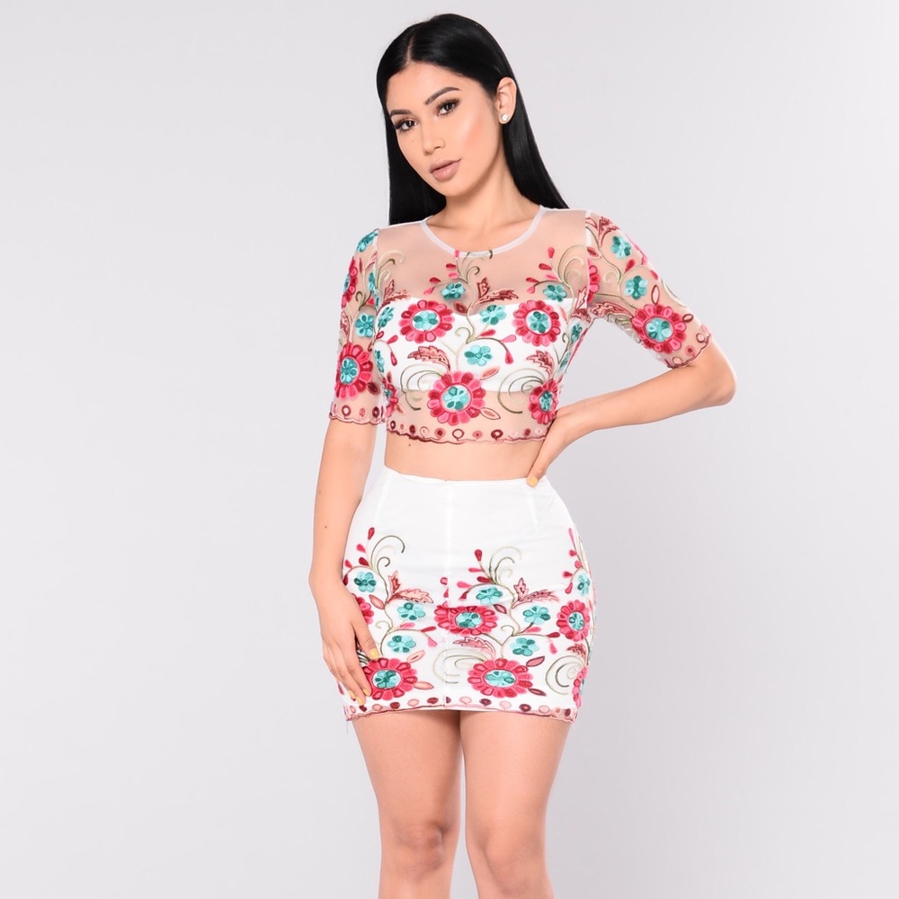 ***SOLD ON MCARI*** Fashion Nova Floral Two-Piece
